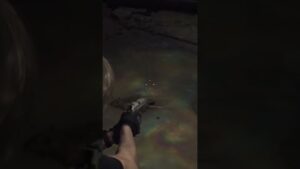 ゾンビよりもネズミに苦戦するレオン  #バイオre4  #バイオハザード