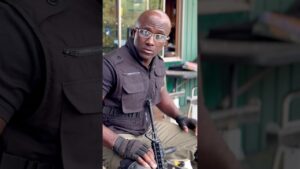 【バイオハザード】タイレルパトリックが生存者キャンプで筋トレやり出した瞬間。 #ショート